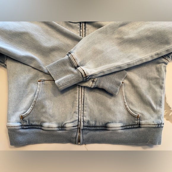 SER.O.YA Edith Cropped Denim Hoodie - Picture 4 of 5